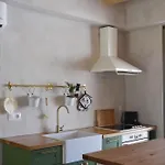 Village Escape House *