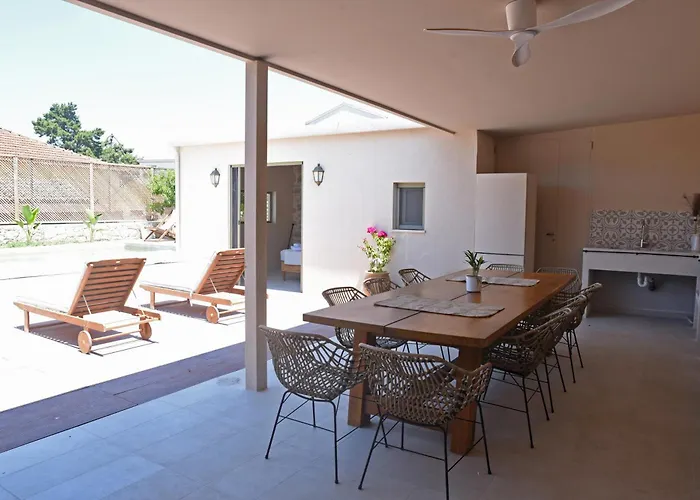 Villa Village Escape House