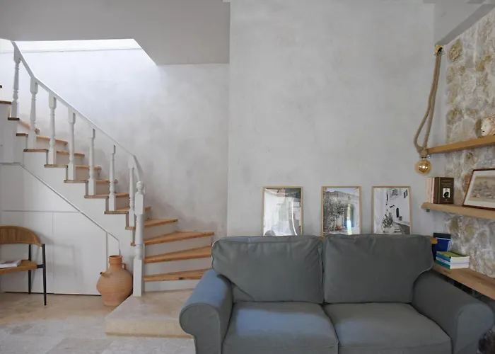 Village Escape House *